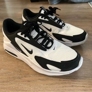 Woman’s Nike Air Max